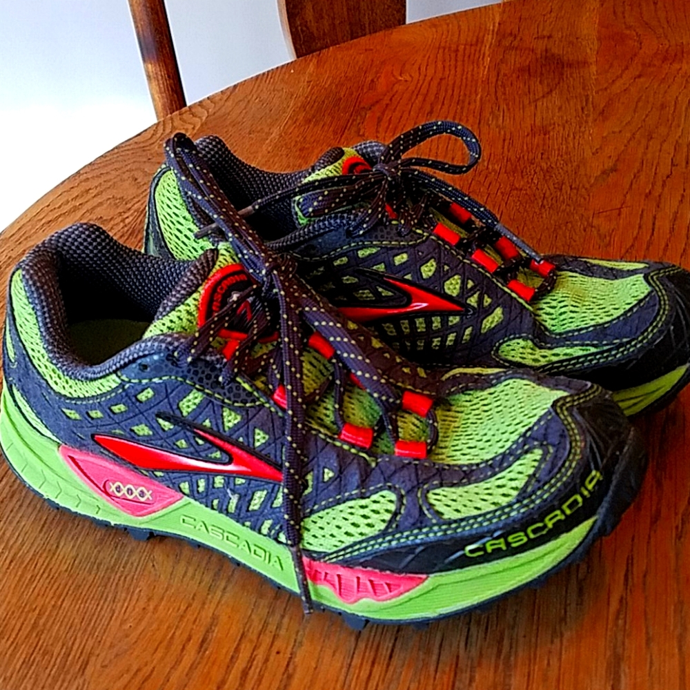 Brooks Cascadia 7 trail running shoes